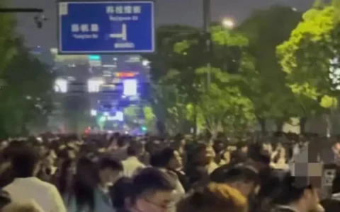 周杰伦杭州演唱会掀起人潮收入破纪录3亿你不能错过的音乐狂欢！